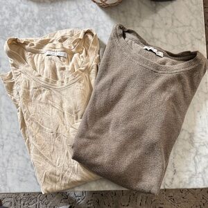 John Elliott Cream and Tan T-Shirts men’s size 1 small